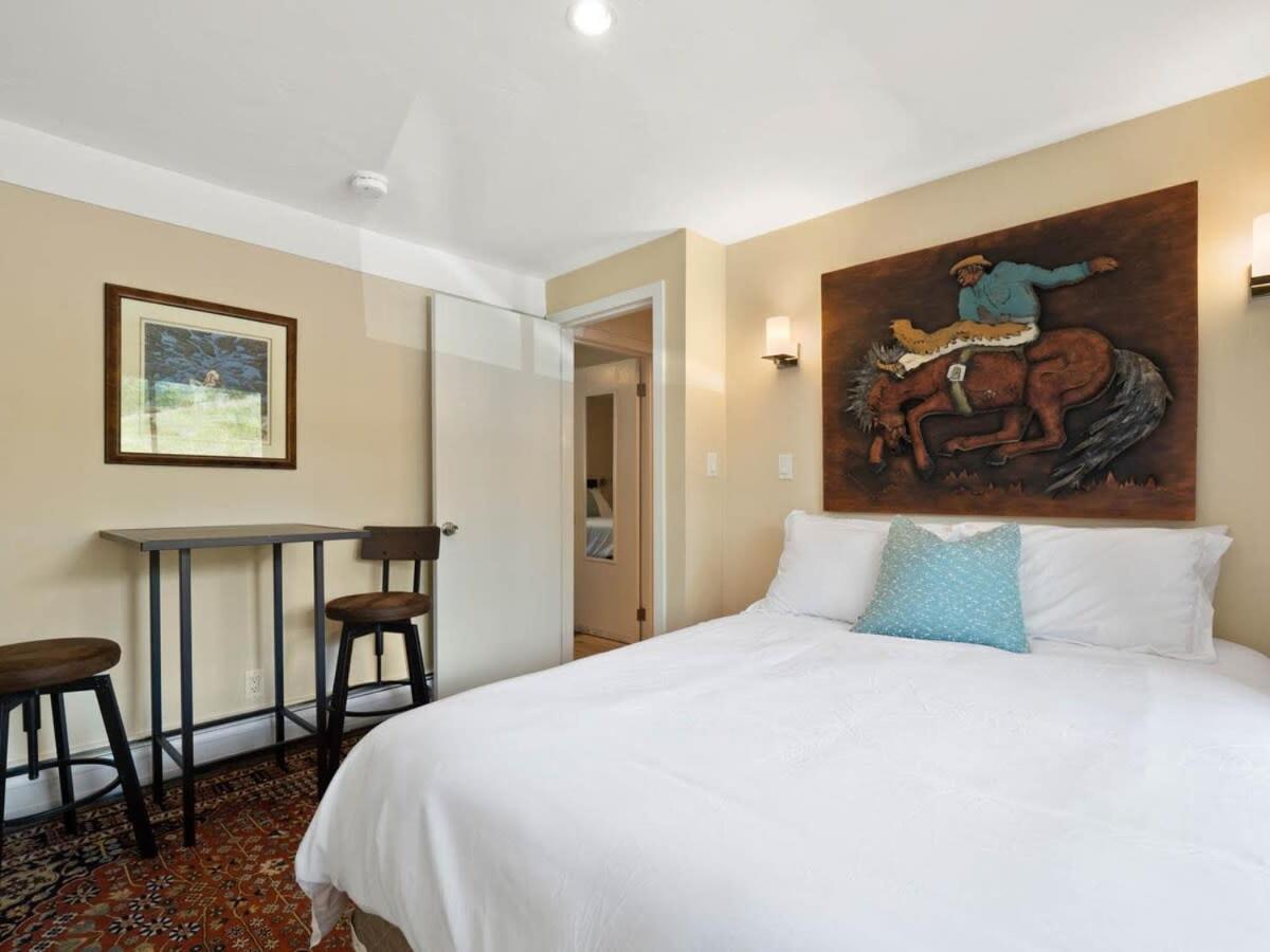 Relaxing 2 Bedroom Steps From Vail Resort Εξωτερικό φωτογραφία